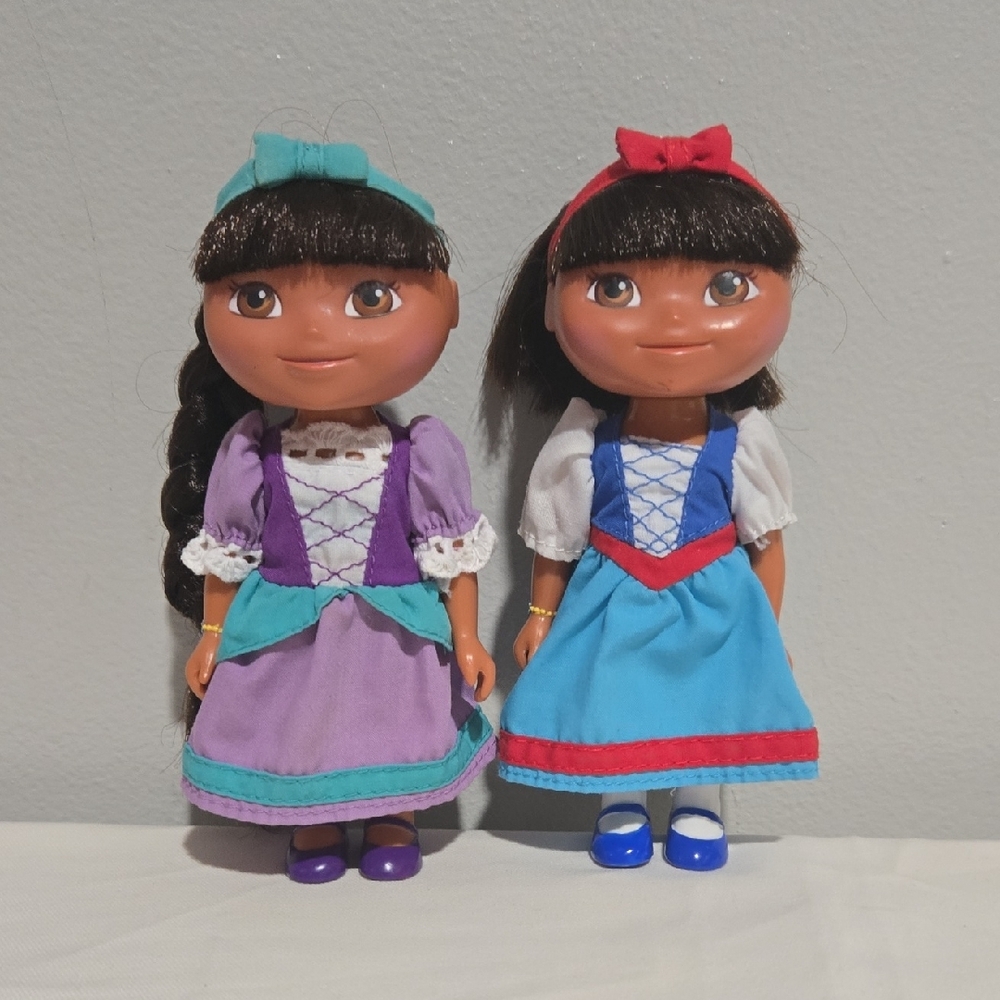 2005 Nick Jr. Dora The Explorer Storybook Adventures Series - Doll Figure